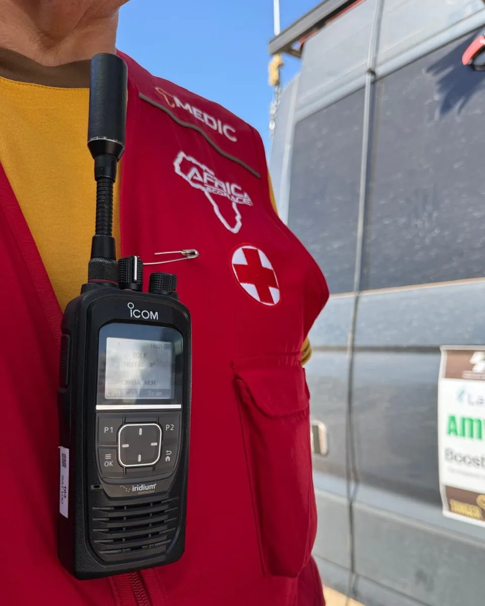 Médic Africa Eco Race équipé d'une radio ICOM Iridium
